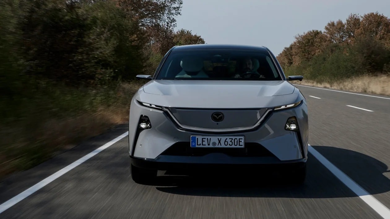 Η Mazda παρουσιάζει το CX-6e και βάζει δύσκολα στους ανταγωνιστές