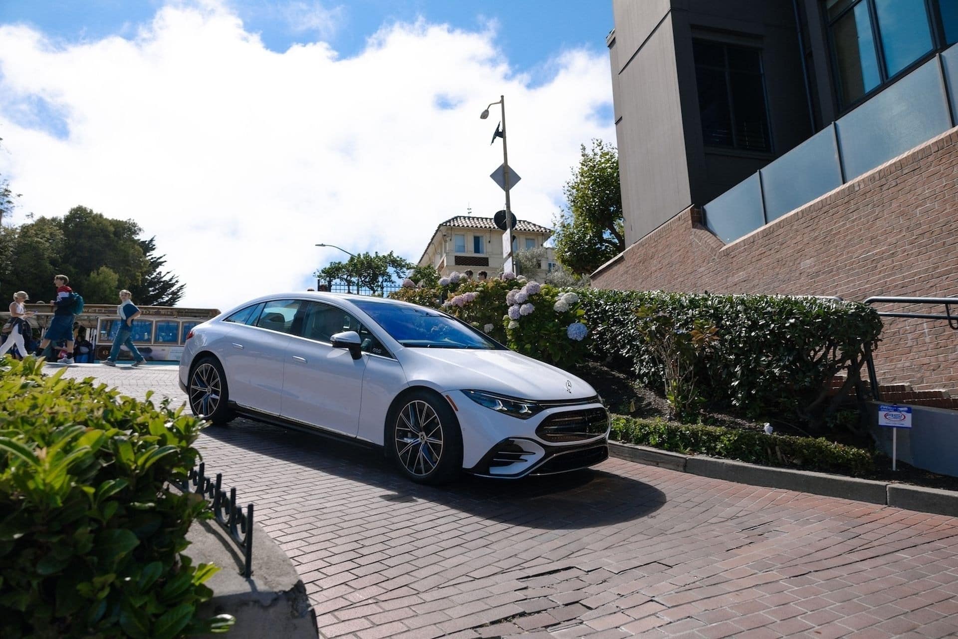 Νέα Mercedes EQS: Πάνω από 920 χλμ. αυτονομία και φόρτιση-αστραπή