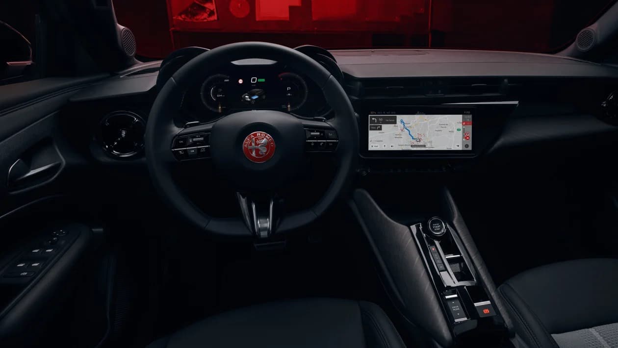 Η Alfa Romeo φέρνει τη Luna Rossa στους δρόμους – Δείτε τις νέες ξεχωριστές εκδόσεις