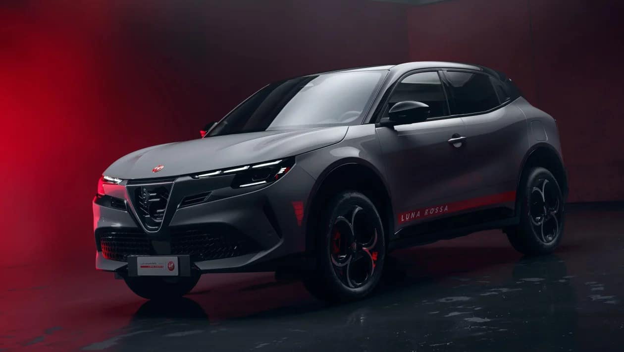 Η Alfa Romeo φέρνει τη Luna Rossa στους δρόμους – Δείτε τις νέες ξεχωριστές εκδόσεις