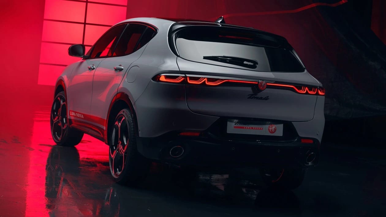 Η Alfa Romeo φέρνει τη Luna Rossa στους δρόμους – Δείτε τις νέες ξεχωριστές εκδόσεις