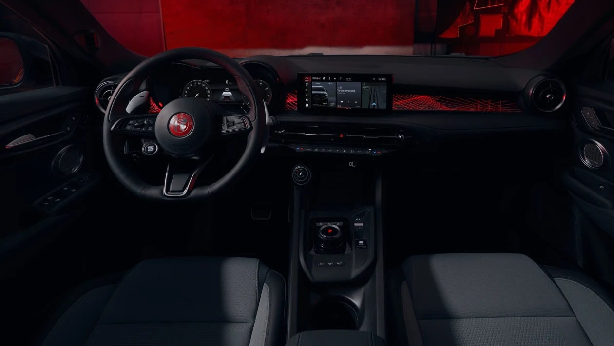 Η Alfa Romeo φέρνει τη Luna Rossa στους δρόμους – Δείτε τις νέες ξεχωριστές εκδόσεις