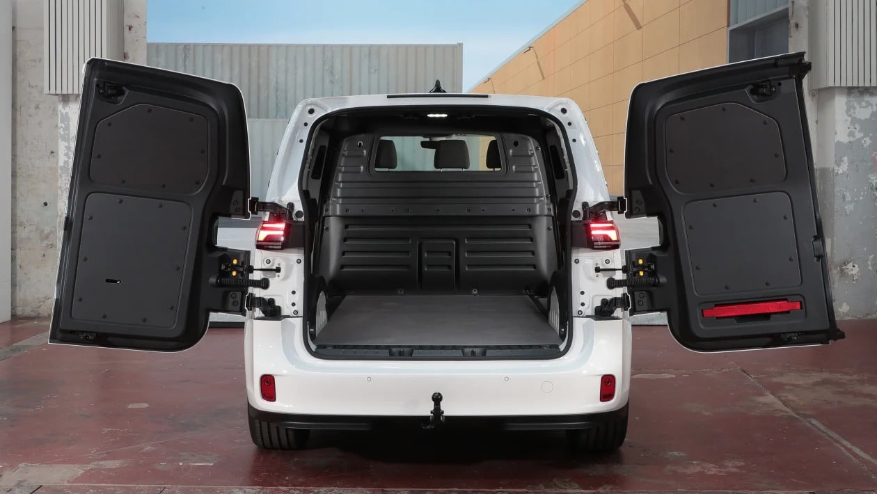 Νέο Volkswagen ID. Buzz Cargo: 480 χλμ. αυτονομία και έως 465 PS