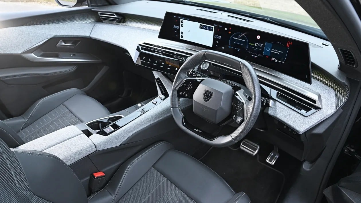 Nissan X-Trail vs Peugeot 5008: Η μεγάλη μάχη των 7θέσιων SUV