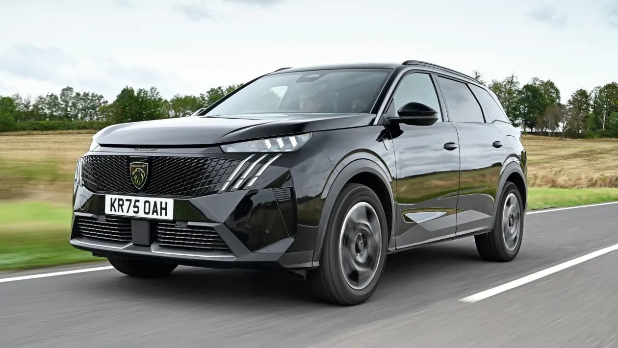 Nissan X-Trail vs Peugeot 5008: Η μεγάλη μάχη των 7θέσιων SUV