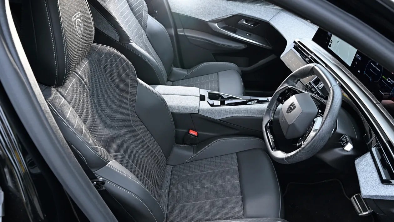 Nissan X-Trail vs Peugeot 5008: Η μεγάλη μάχη των 7θέσιων SUV