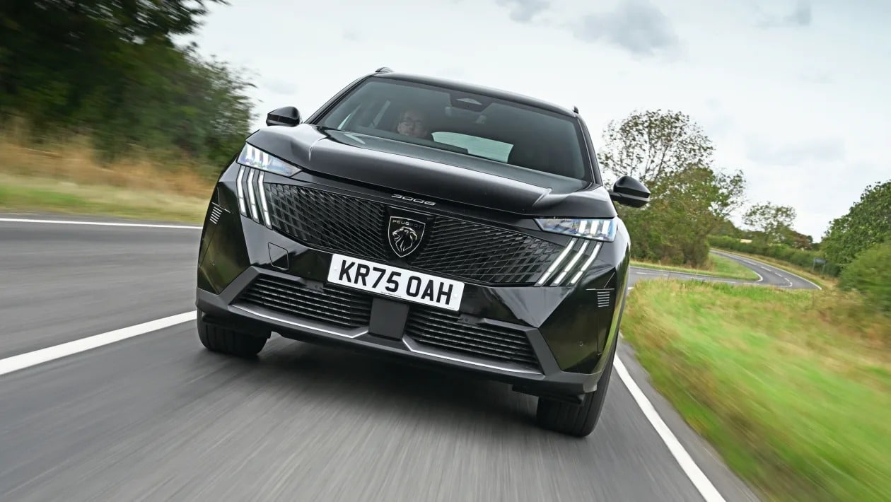 Nissan X-Trail vs Peugeot 5008: Η μεγάλη μάχη των 7θέσιων SUV