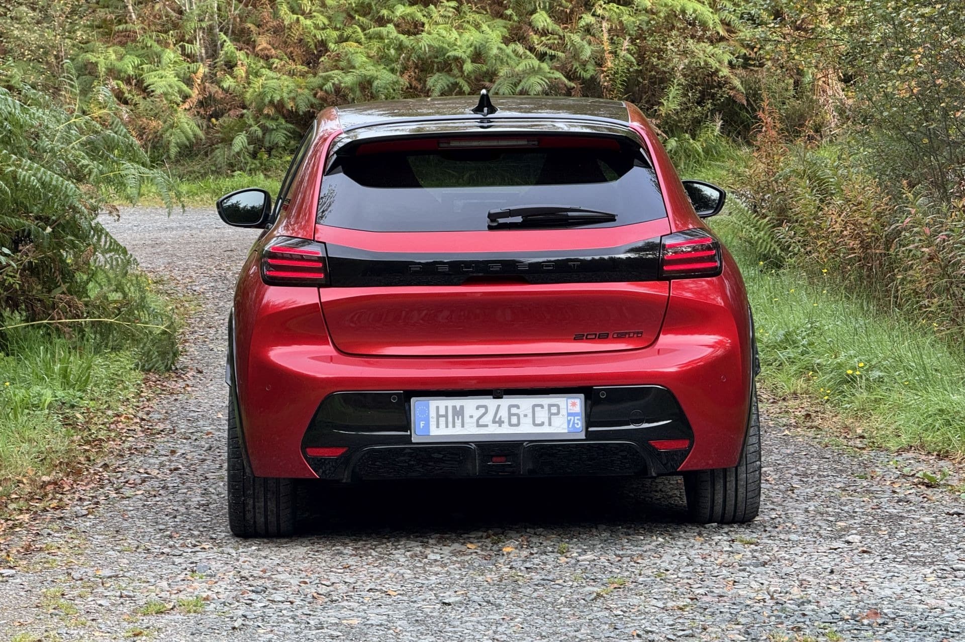 Peugeot E-208 GTi: Το ηλεκτρικό GTi που ξαναγράφει την ιστορία του 205