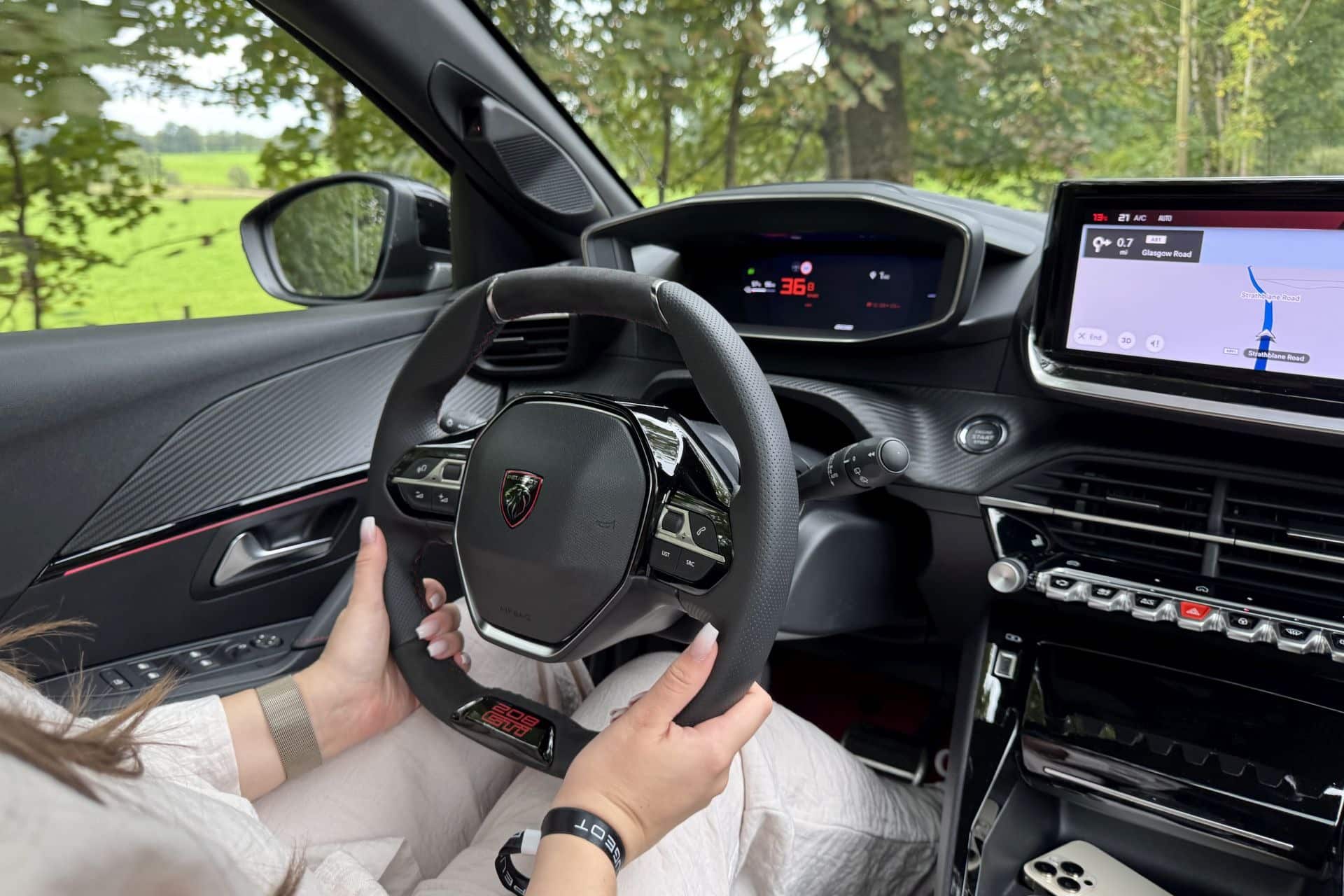 Peugeot E-208 GTi: Το ηλεκτρικό GTi που ξαναγράφει την ιστορία του 205