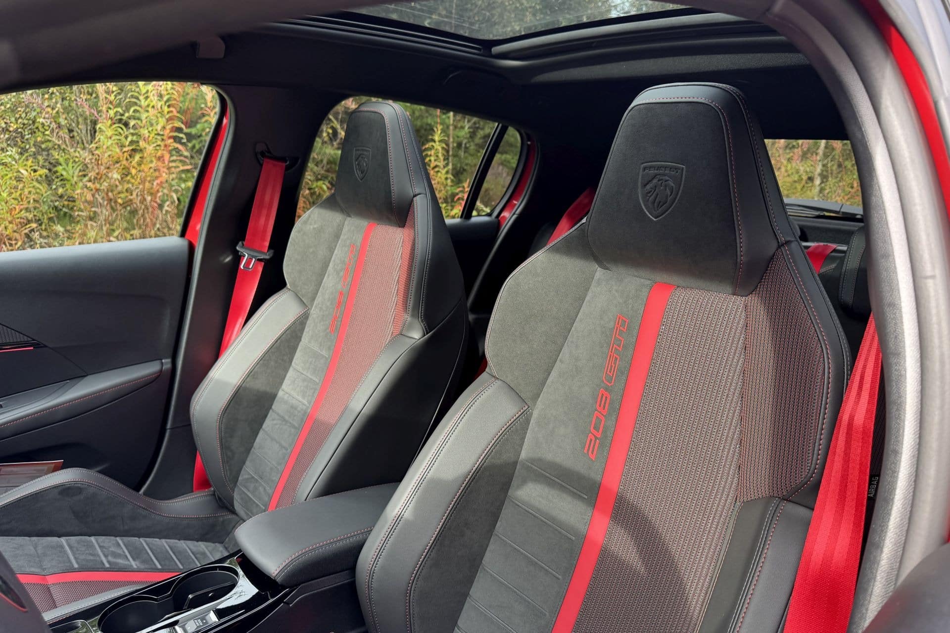Peugeot E-208 GTi: Το ηλεκτρικό GTi που ξαναγράφει την ιστορία του 205
