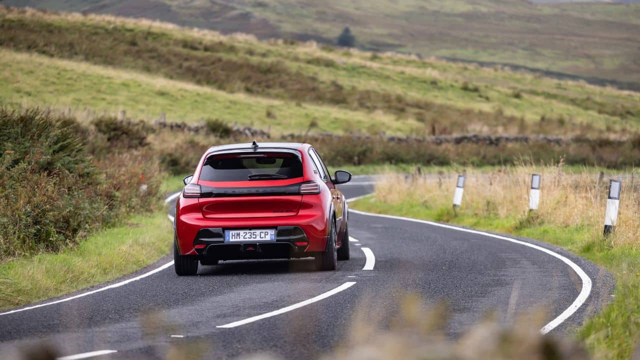 Peugeot e-208 GTI: Μπορεί ένα ηλεκτρικό να αναβιώσει τον θρύλο των GTI; <p data-wpview-marker=