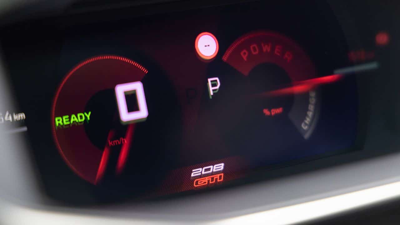 Peugeot e-208 GTI: Μπορεί ένα ηλεκτρικό να αναβιώσει τον θρύλο των GTI; <p data-wpview-marker=