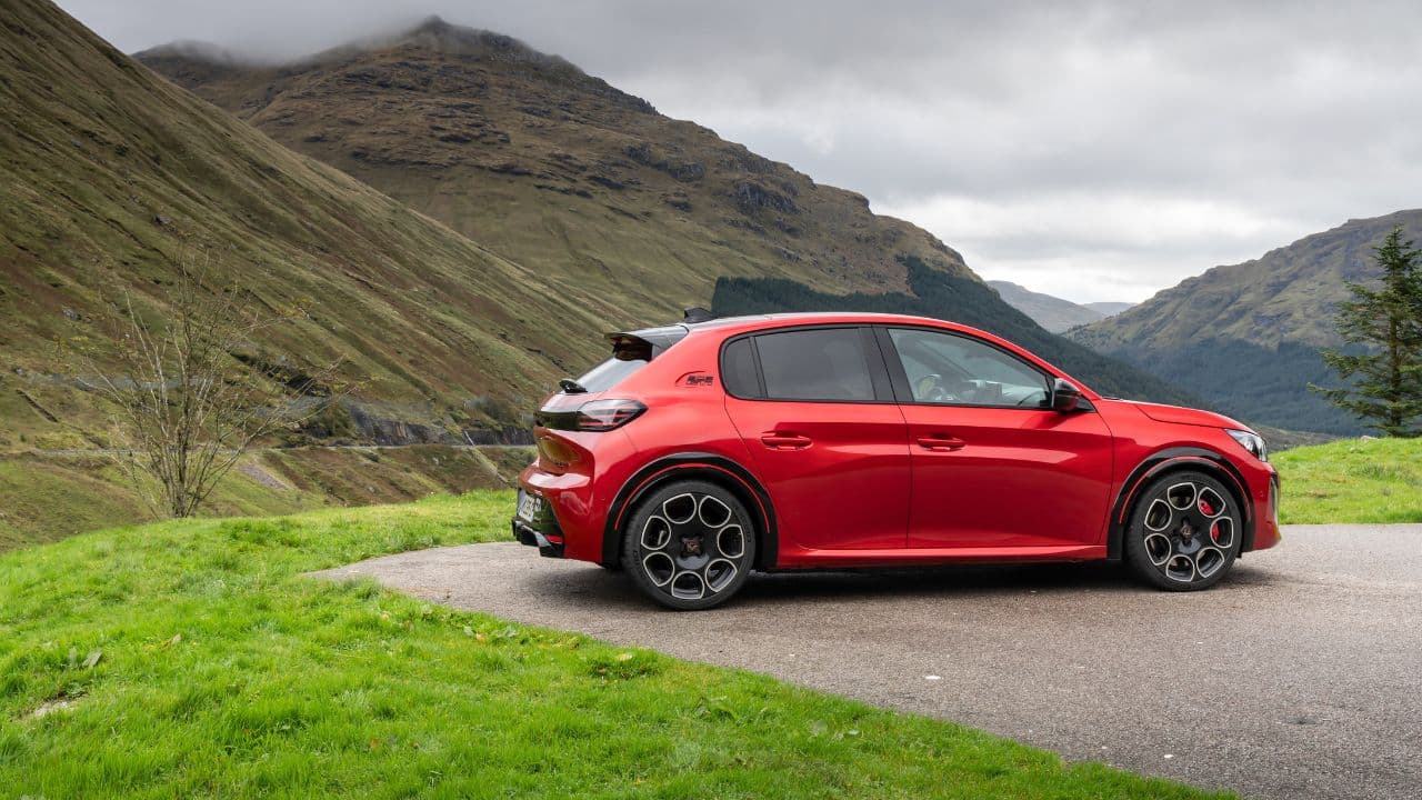 Peugeot e-208 GTI: Μπορεί ένα ηλεκτρικό να αναβιώσει τον θρύλο των GTI; <p data-wpview-marker=