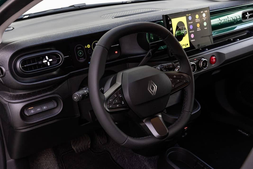 Ίδιο αυτοκίνητο με άλλο σήμα; Η σύγκριση Dacia Spring και Renault Twingo κρύβει εκπλήξεις