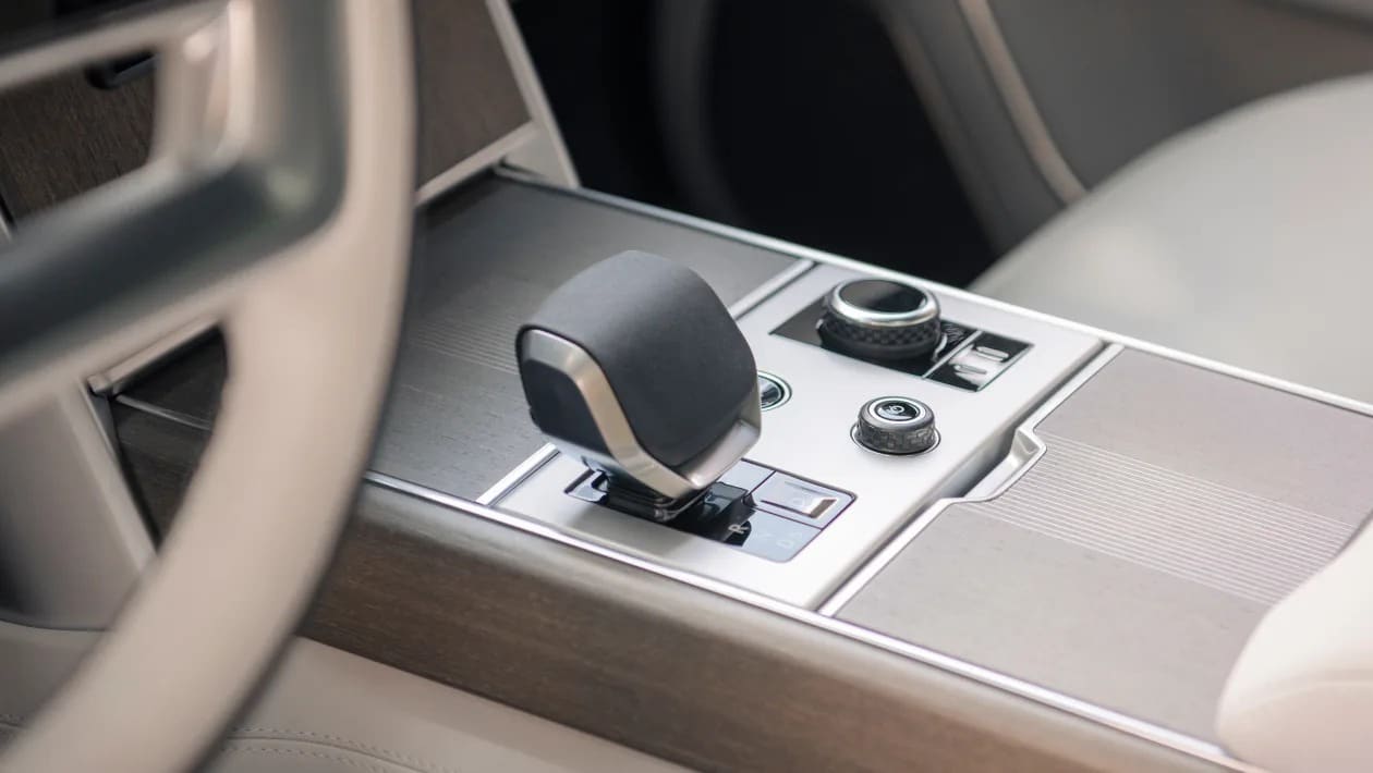 Αυτό είναι το νέο Range Rover Electric - Δείτε αυτονομία, φόρτιση ισχύ και τιμή