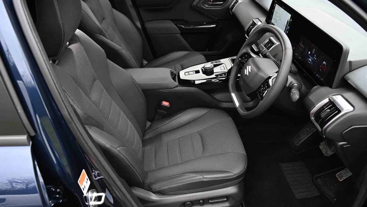 Suzuki e Vitara: Το ηλεκτρικό SUV των 184 PS που δεν φοβάται να βγει από την άσφαλτο