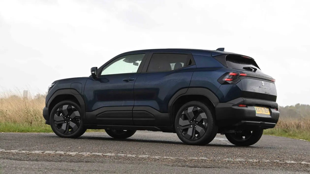 Suzuki e Vitara: Το ηλεκτρικό SUV των 184 PS που δεν φοβάται να βγει από την άσφαλτο