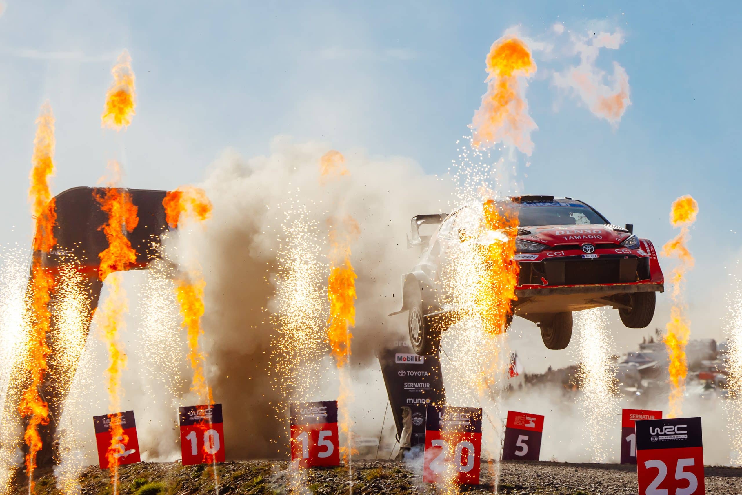 Η ομάδα TOYOTA GAZOO Racing γιορτάζει τον 10ο τίτλο της