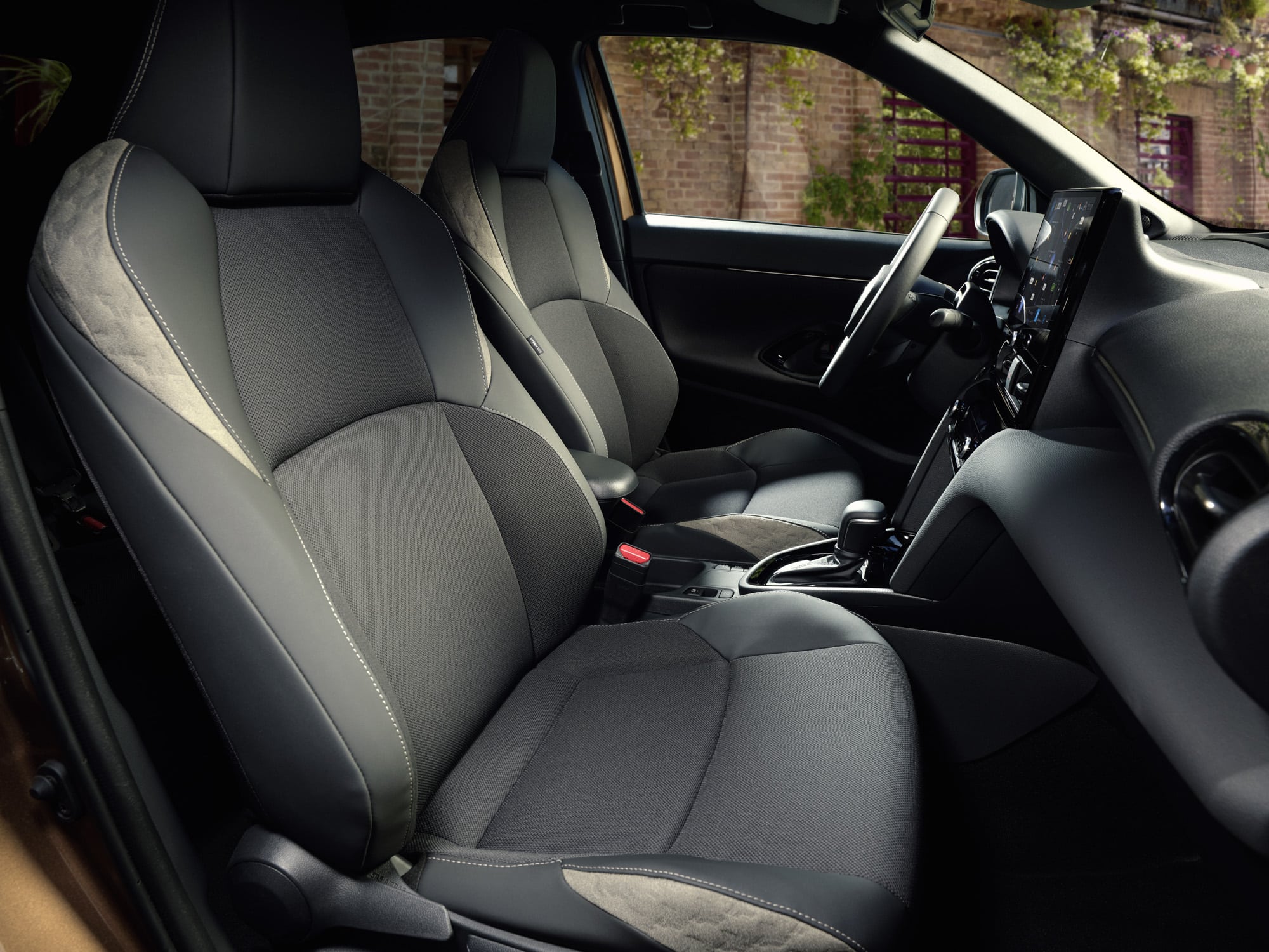 Νέο Yaris Cross: Το ευφυές και κορυφαίο σε πωλήσεις Full Hybrid Electric SUV