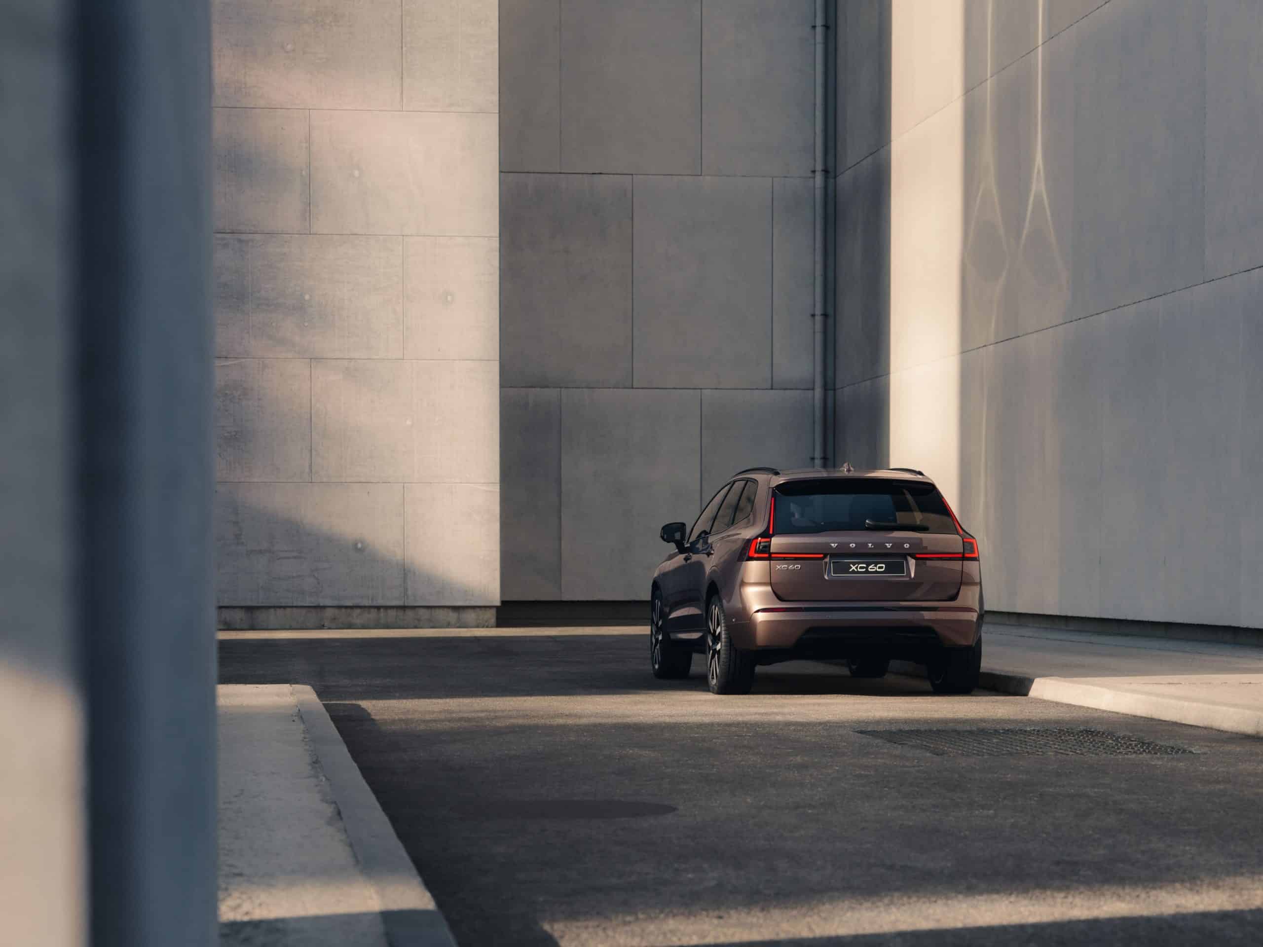 Η Volvo παρουσιάζει PHEV εκδόσεις μεγάλης αυτονομίας για τα XC60 και XC90