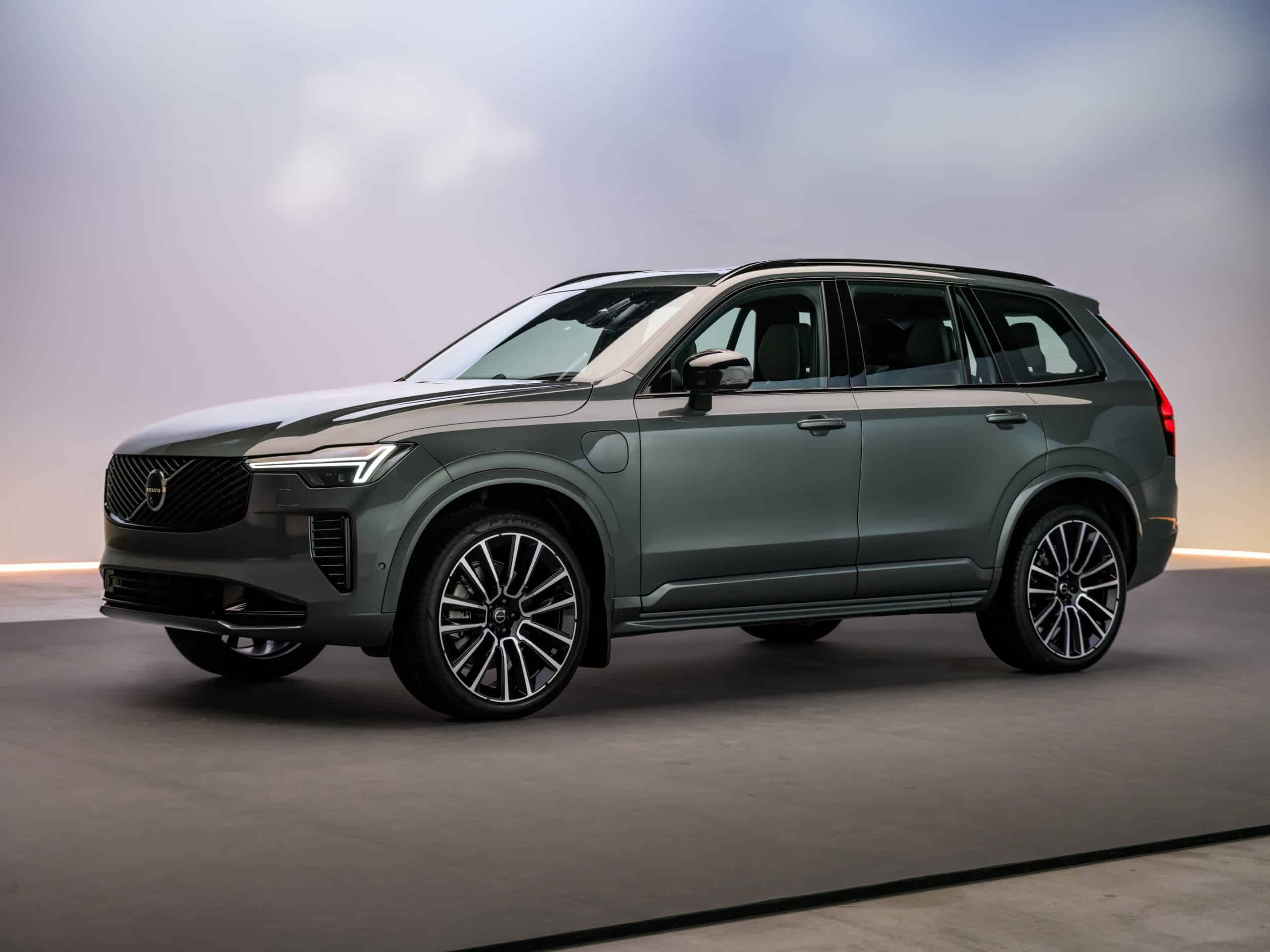 Η Volvo παρουσιάζει PHEV εκδόσεις μεγάλης αυτονομίας για τα XC60 και XC90