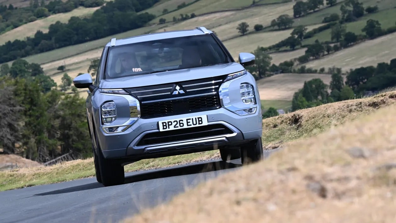 Hyundai Tucson vs Toyota RAV4 vs Mitsubishi Outlander: Η ελίτ των PHEV SUV συγκρούεται