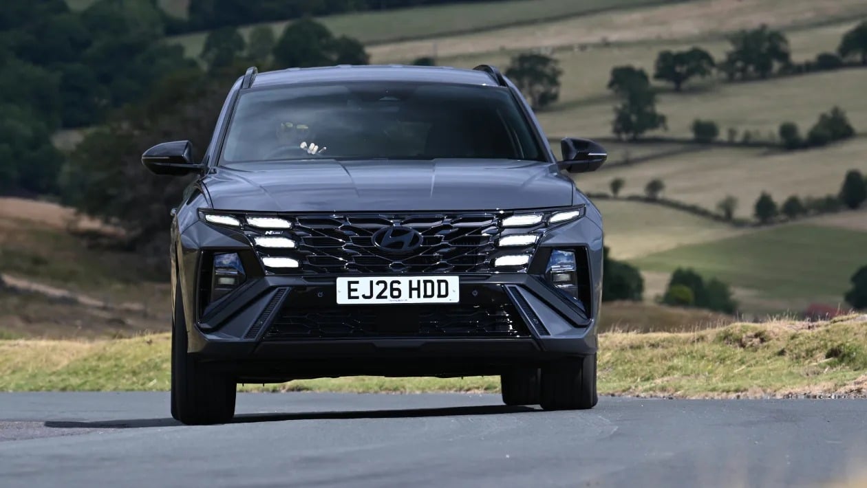 Hyundai Tucson vs Toyota RAV4 vs Mitsubishi Outlander: Η ελίτ των PHEV SUV συγκρούεται