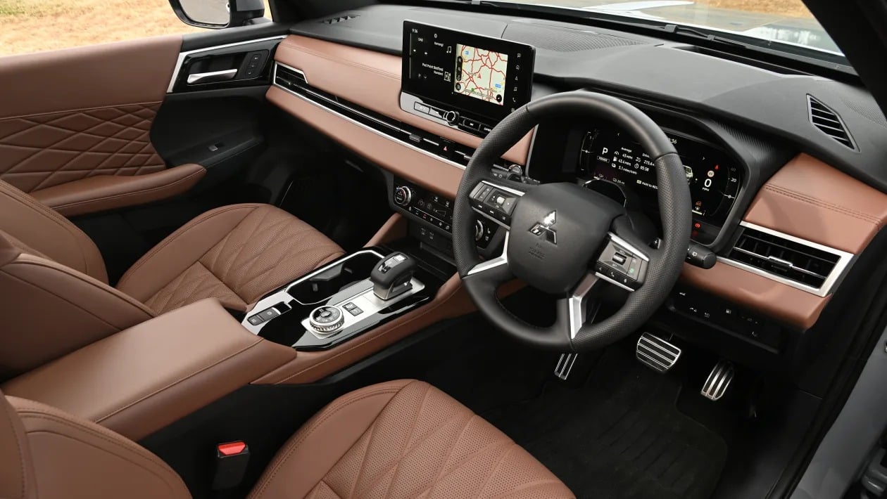 Hyundai Tucson vs Toyota RAV4 vs Mitsubishi Outlander: Η ελίτ των PHEV SUV συγκρούεται