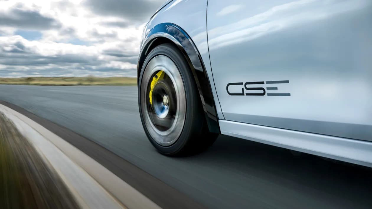 Opel Corsa GSE: Το ηλεκτρικό που βάζει φωτιά στα hot hatch