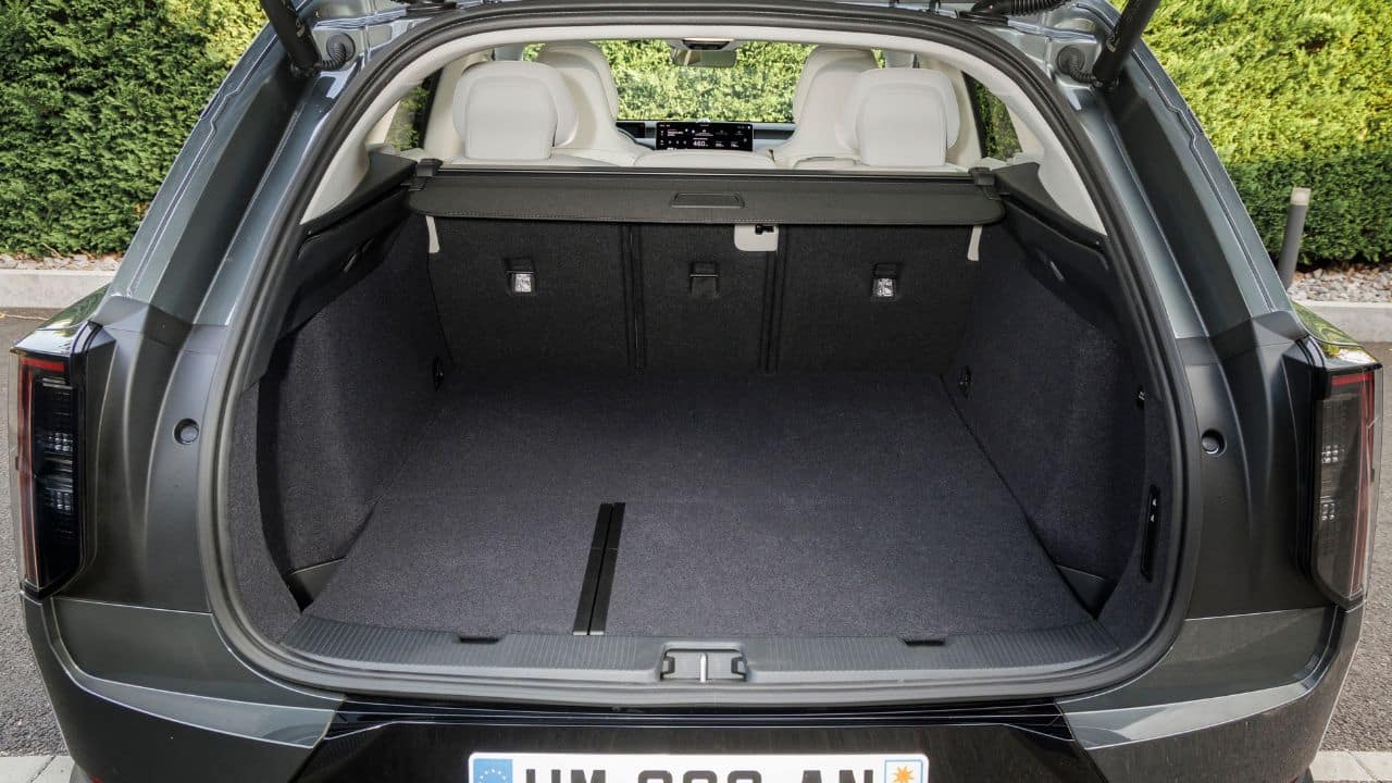 Volvo EX60 P10 AWD: Φόρτιση-αστραπή και 660 χλμ. αυτονομίας – Το ηλεκτρικό SUV που αλλάζει τα δεδομένα