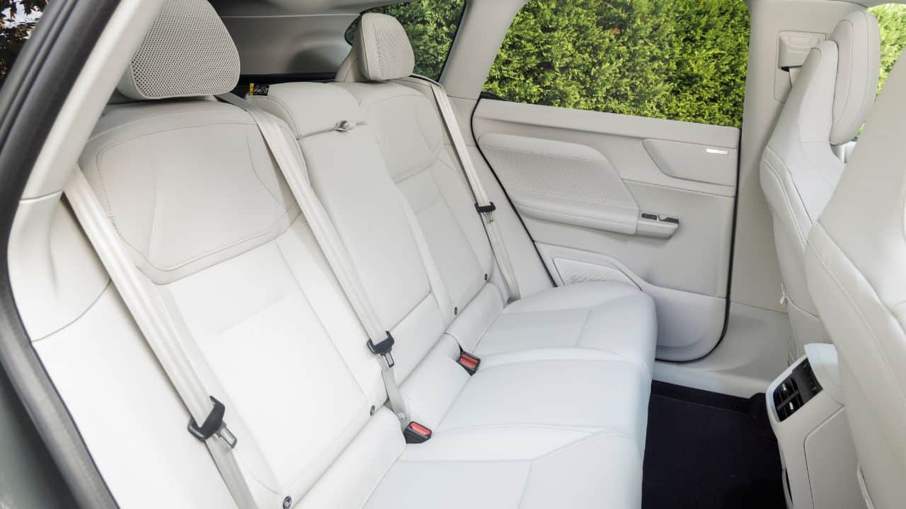 Volvo EX60 P10 AWD: Φόρτιση-αστραπή και 660 χλμ. αυτονομίας – Το ηλεκτρικό SUV που αλλάζει τα δεδομένα