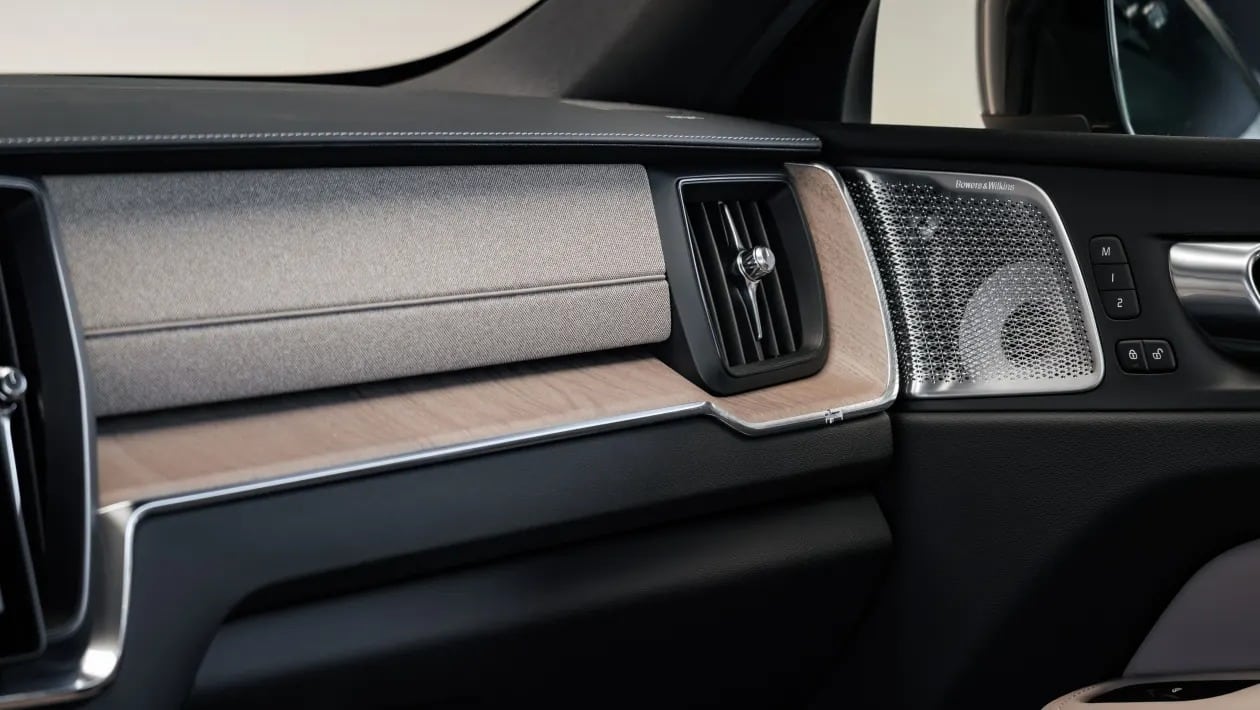 Νέο Volvo XC60 PHEV: Έως 200 χλμ. χωρίς να κάψει σταγόνα βενζίνης