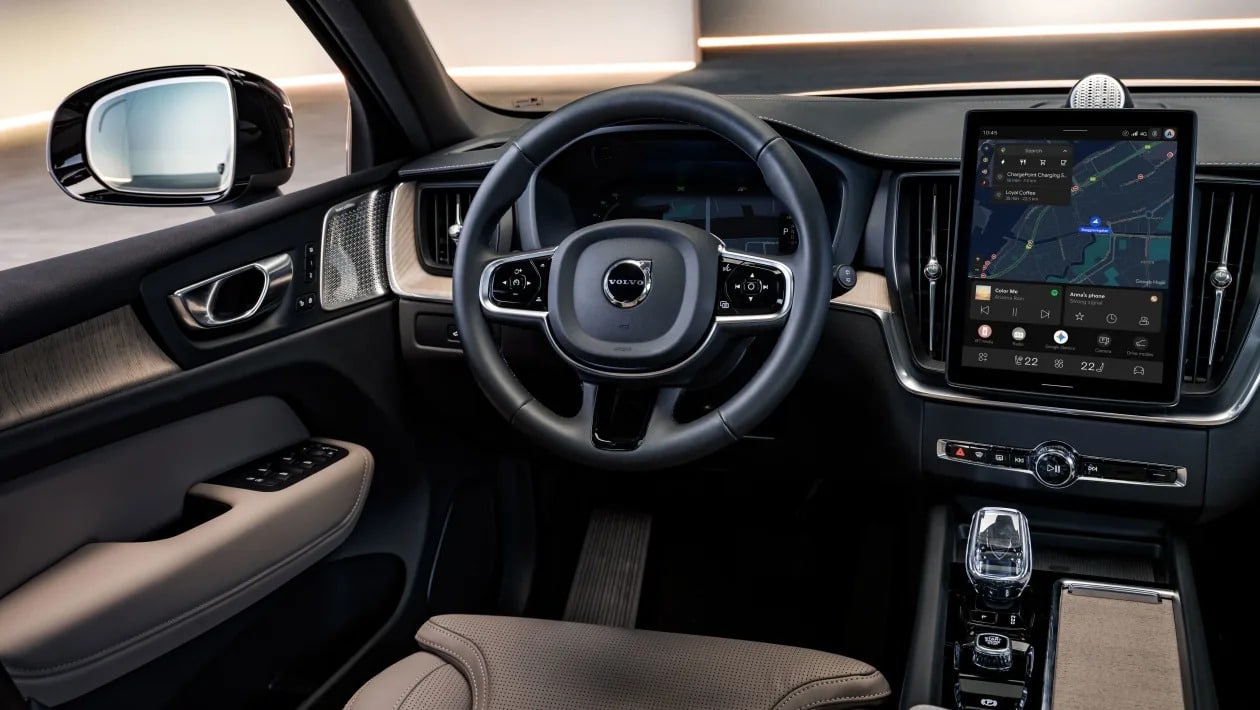 Νέο Volvo XC60 PHEV: Έως 200 χλμ. χωρίς να κάψει σταγόνα βενζίνης