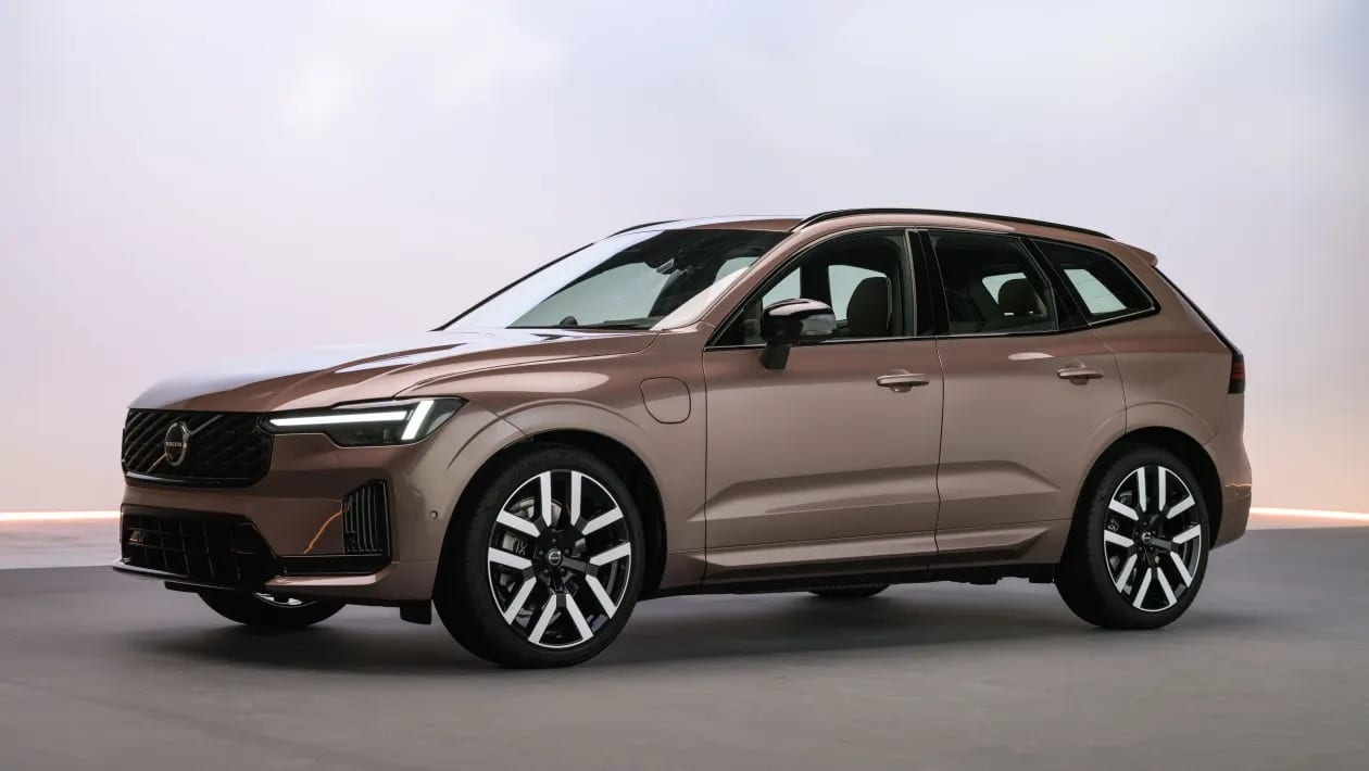 Νέο Volvo XC60 PHEV: Έως 200 χλμ. χωρίς να κάψει σταγόνα βενζίνης