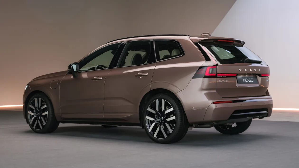 Νέο Volvo XC60 PHEV: Έως 200 χλμ. χωρίς να κάψει σταγόνα βενζίνης