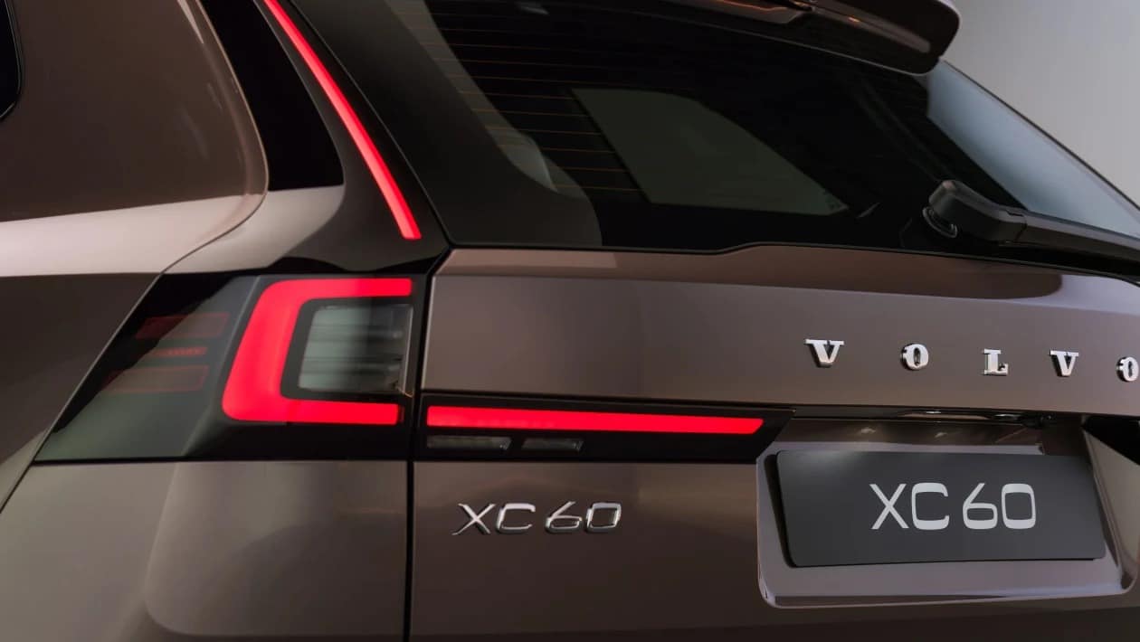 Νέο Volvo XC60 PHEV: Έως 200 χλμ. χωρίς να κάψει σταγόνα βενζίνης