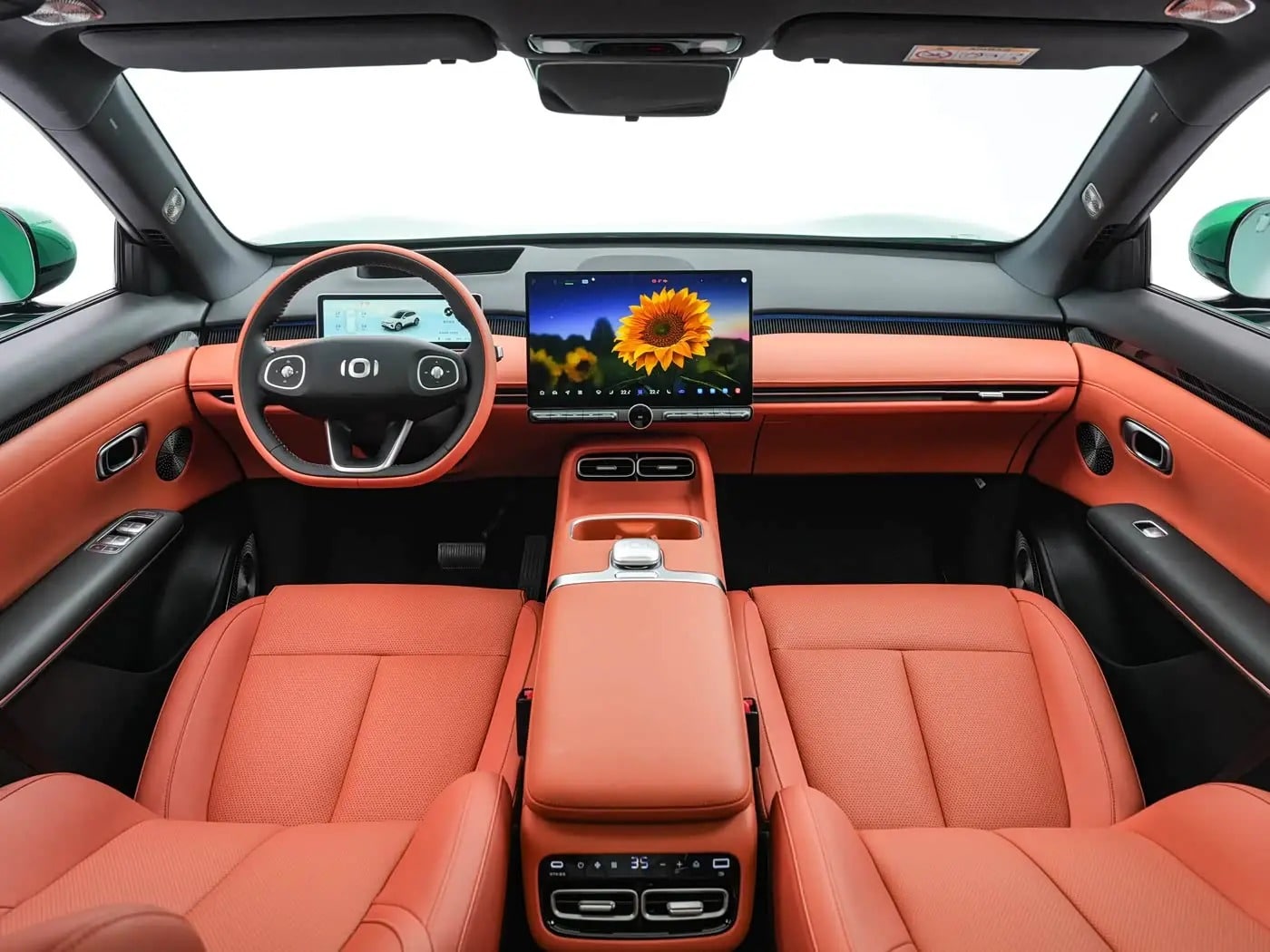 Νέο Changan Nevo Q06: Φορτίζει σε 9 λεπτά και κοστίζει €18.990 στη Κίνα