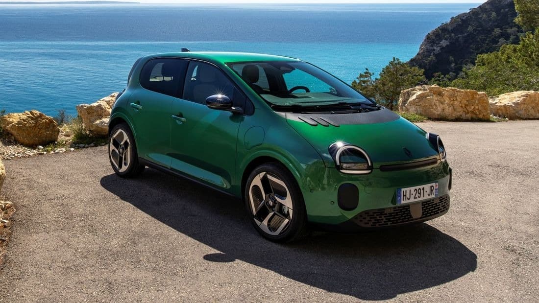 Twingo ή Dolphin Surf; Ποιο από τα δύο ηλεκτρικά ταιριάζει περισσότερο στην πόλη;