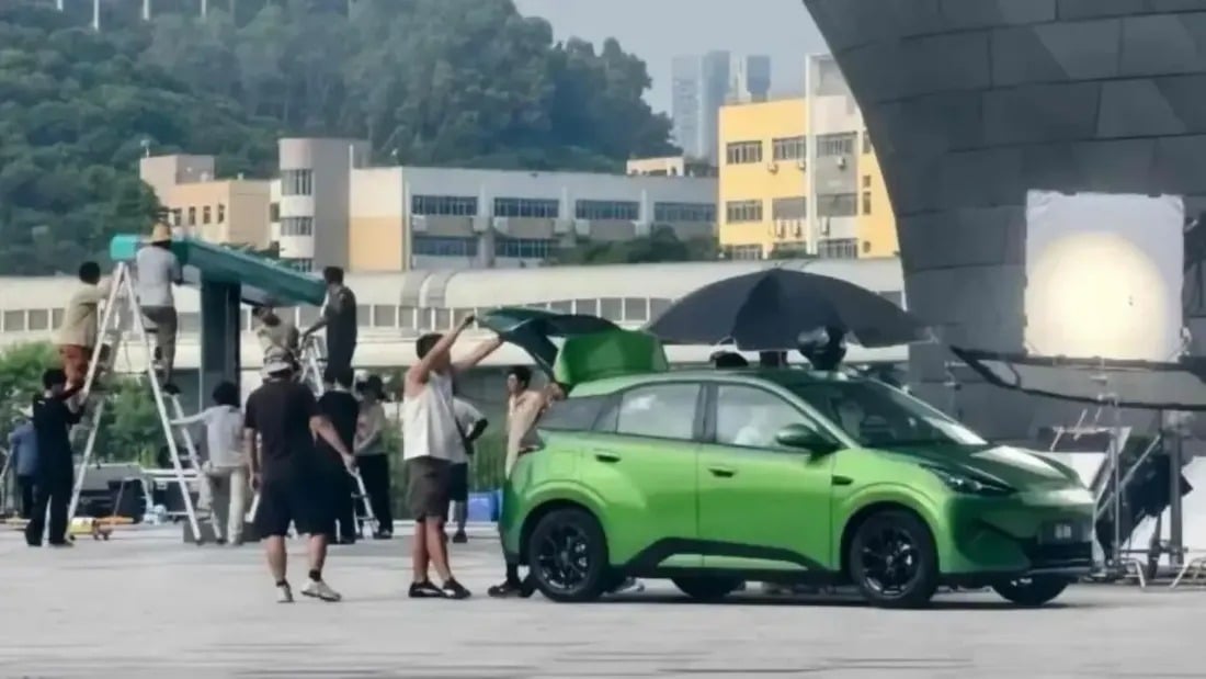 Νέο BYD Great Dolphin Surf: Φόρτιση από 10% έως 97% σε μόλις 9 λεπτά