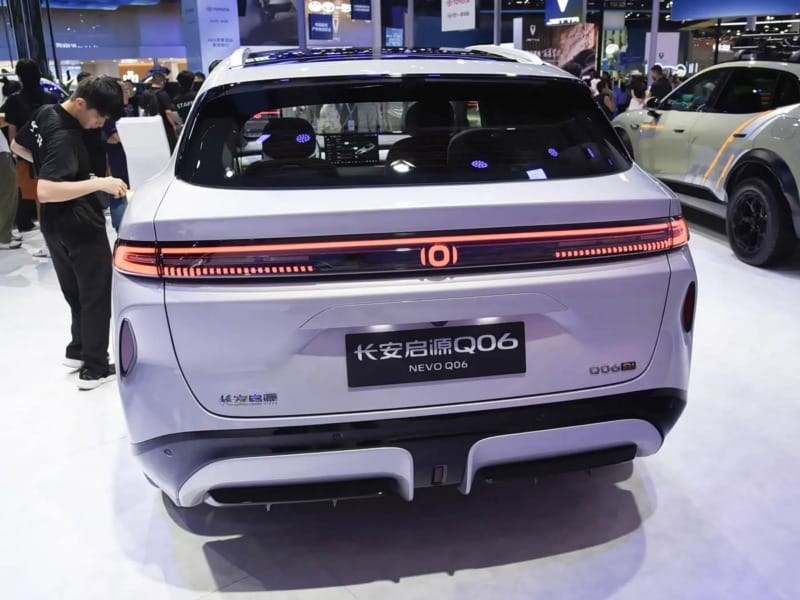 Νέο Changan Nevo Q06: Φορτίζει σε 9 λεπτά και κοστίζει €18.990 στη Κίνα