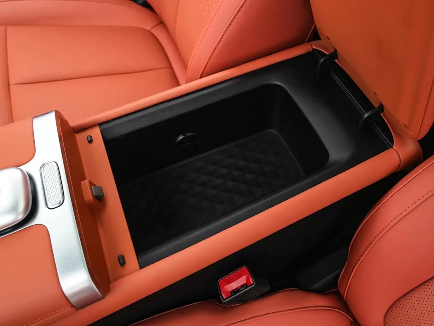 Νέο Changan Nevo Q06: Φορτίζει σε 9 λεπτά και κοστίζει €18.990 στη Κίνα
