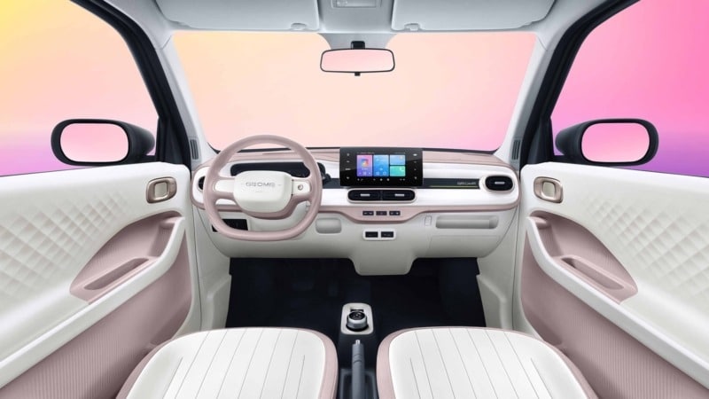 Panda Mini: Το ηλεκτρικό των €5.550 της Geely, που κάνει την Κίνα να παραμιλά