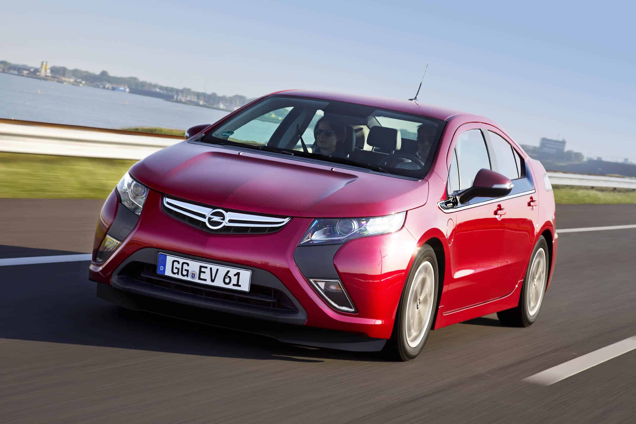 Opel: Εξήντα χρόνια πρωτοπορίας στην ηλεκτροκίνηση