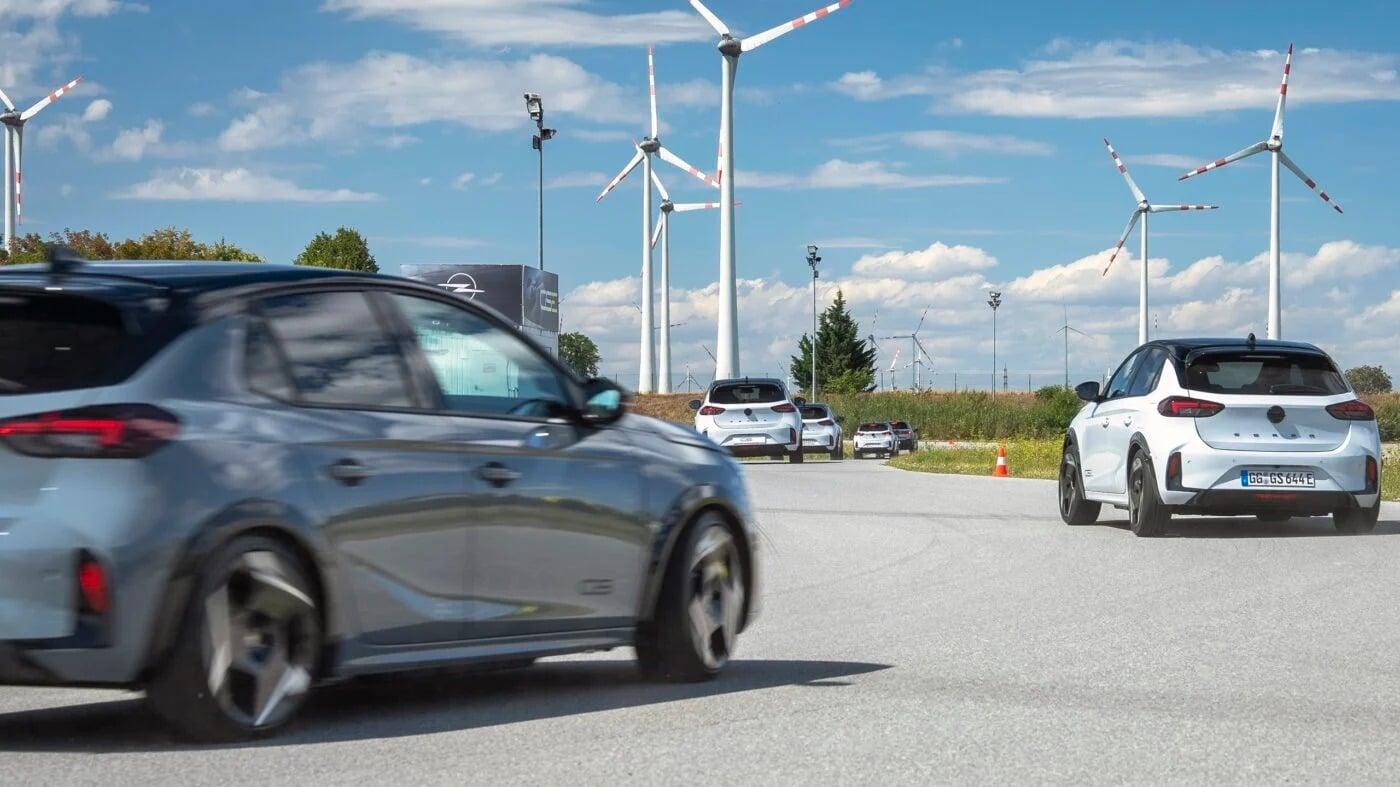 Το πιο γρήγορο Opel παραγωγής είναι ηλεκτρικό και μοιράζει χαμόγελα