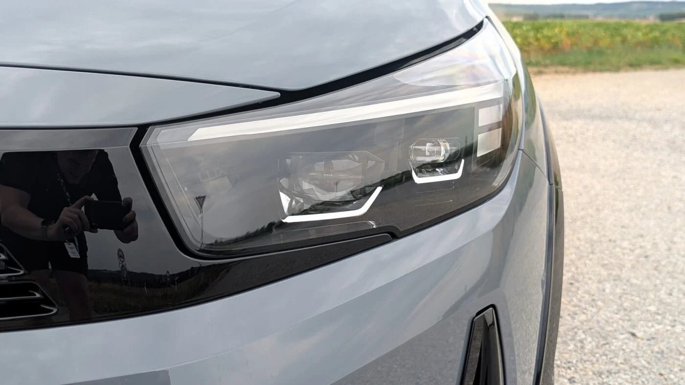 Το πιο γρήγορο Opel παραγωγής είναι ηλεκτρικό και μοιράζει χαμόγελα