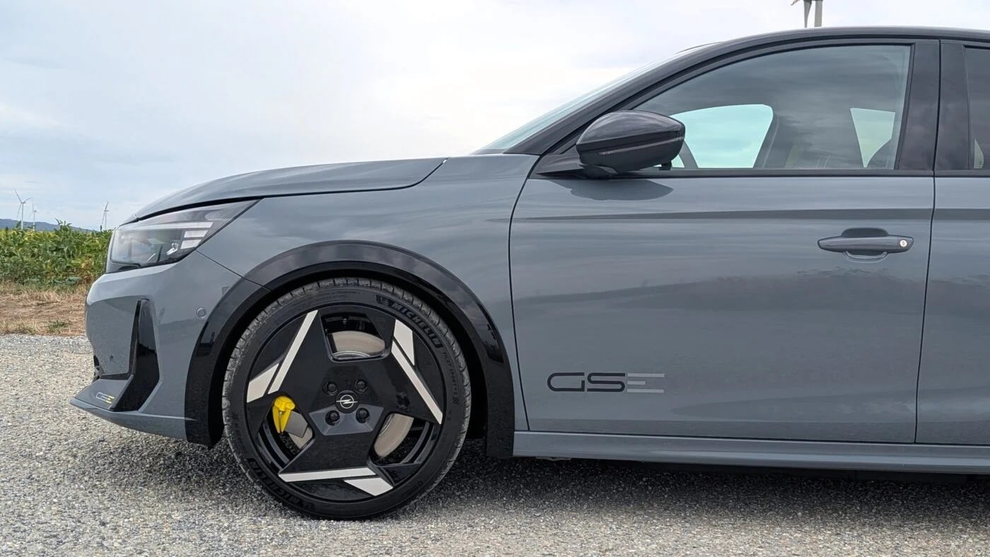 Το πιο γρήγορο Opel παραγωγής είναι ηλεκτρικό και μοιράζει χαμόγελα