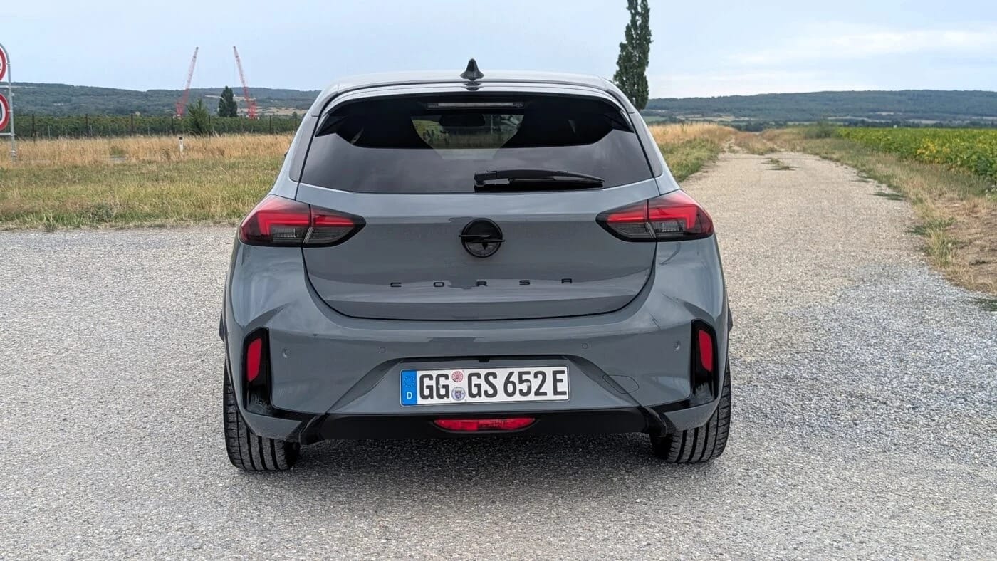 Το πιο γρήγορο Opel παραγωγής είναι ηλεκτρικό και μοιράζει χαμόγελα