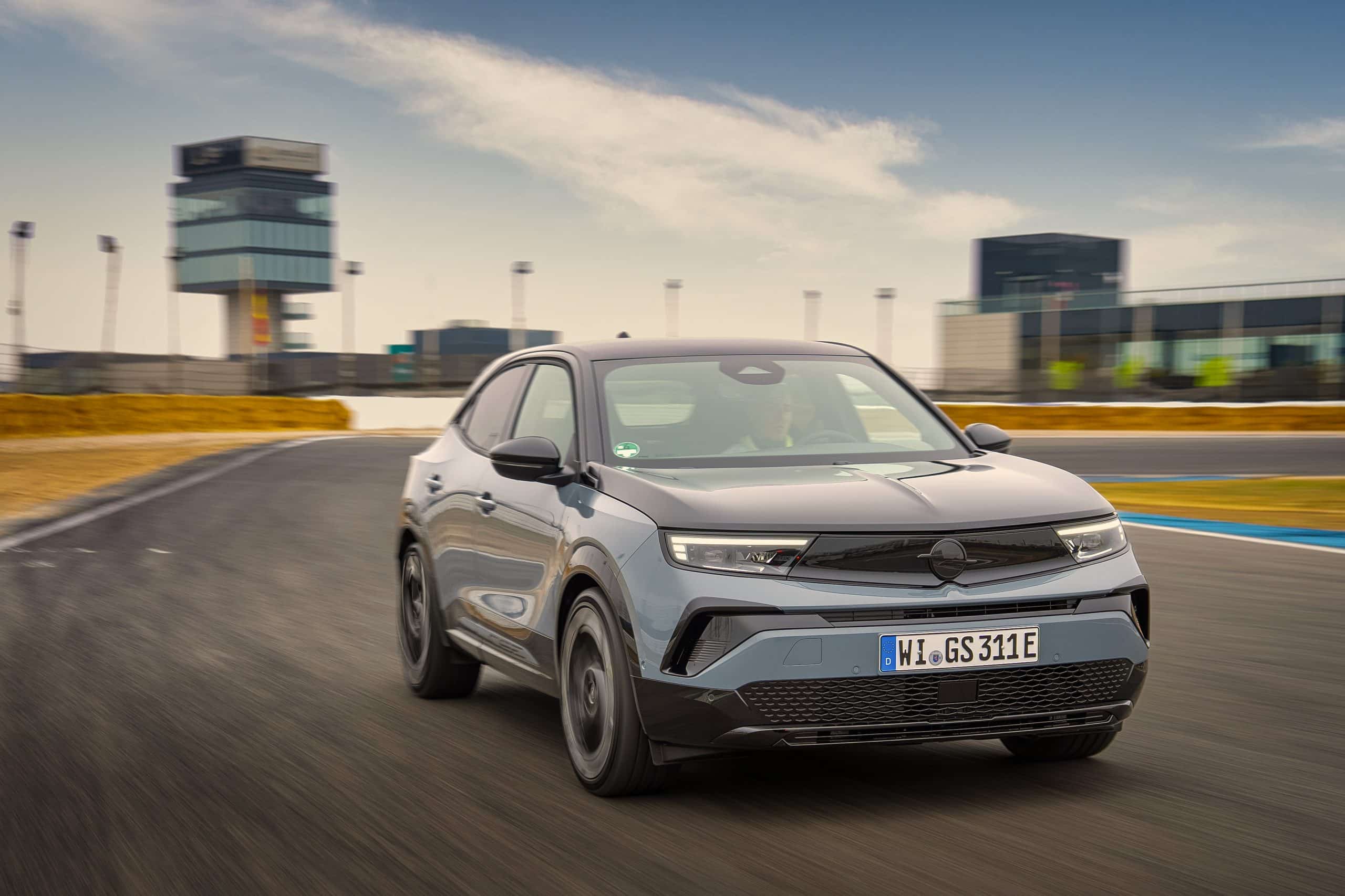 Opel: Εξήντα χρόνια πρωτοπορίας στην ηλεκτροκίνηση