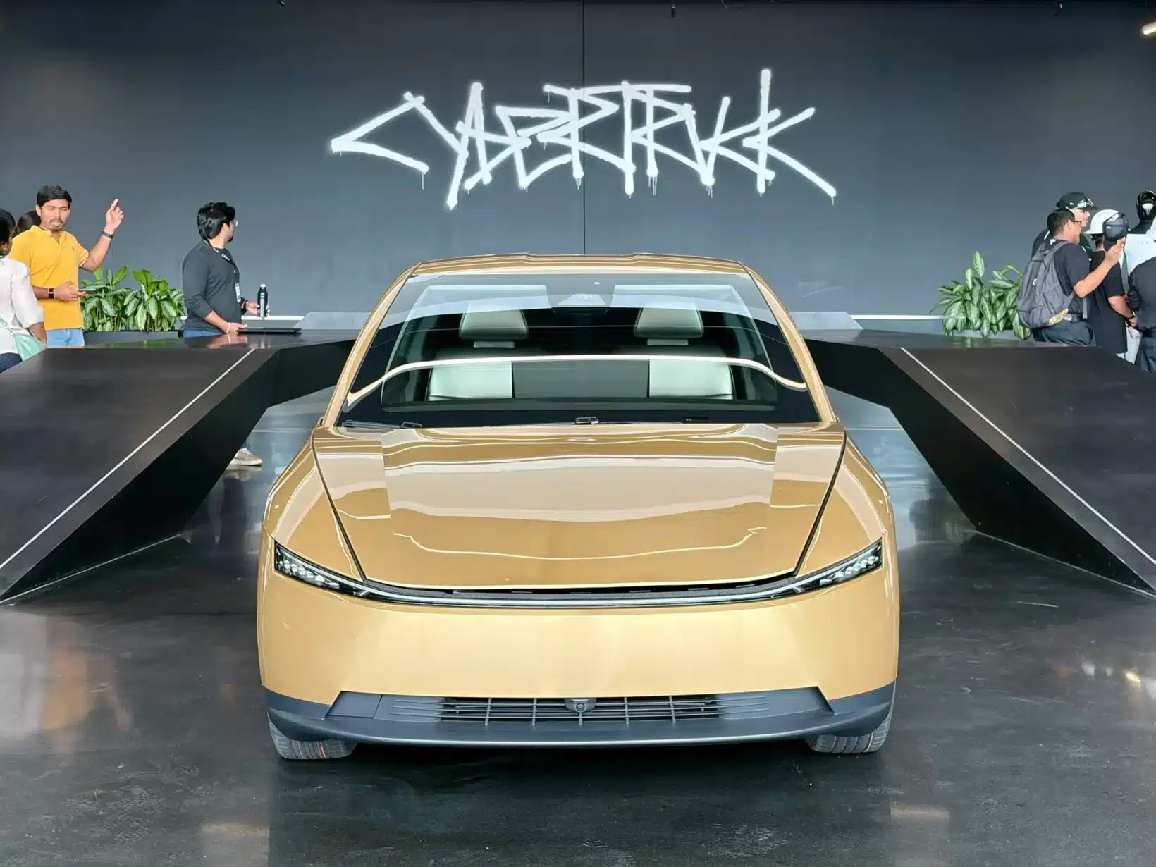 Tesla Cybercab: Πρεμιέρα για το ρομποταξί χωρίς τιμόνι και πεντάλ
