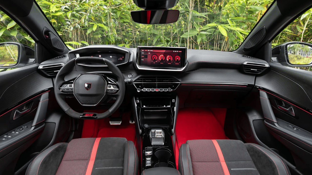 E-208 GTi: Το μικρό Peugeot που μετατράπηκε σε ηλεκτρικό πυραυλάκι